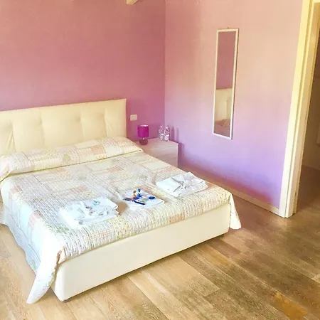 Villa Pietrasanta 住宿加早餐酒店 彼得拉桑塔